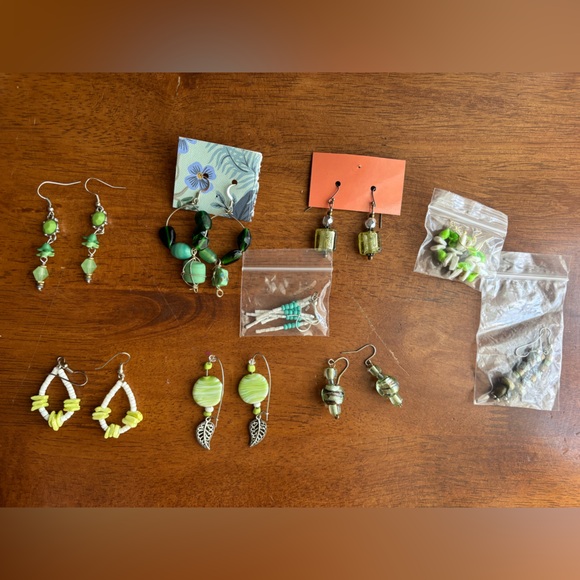 Earring bundle - Picture 3 of 10